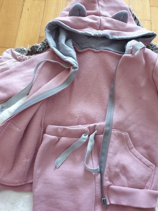 Зимова курточка, утеплений спортивний костюм, зимова шапка