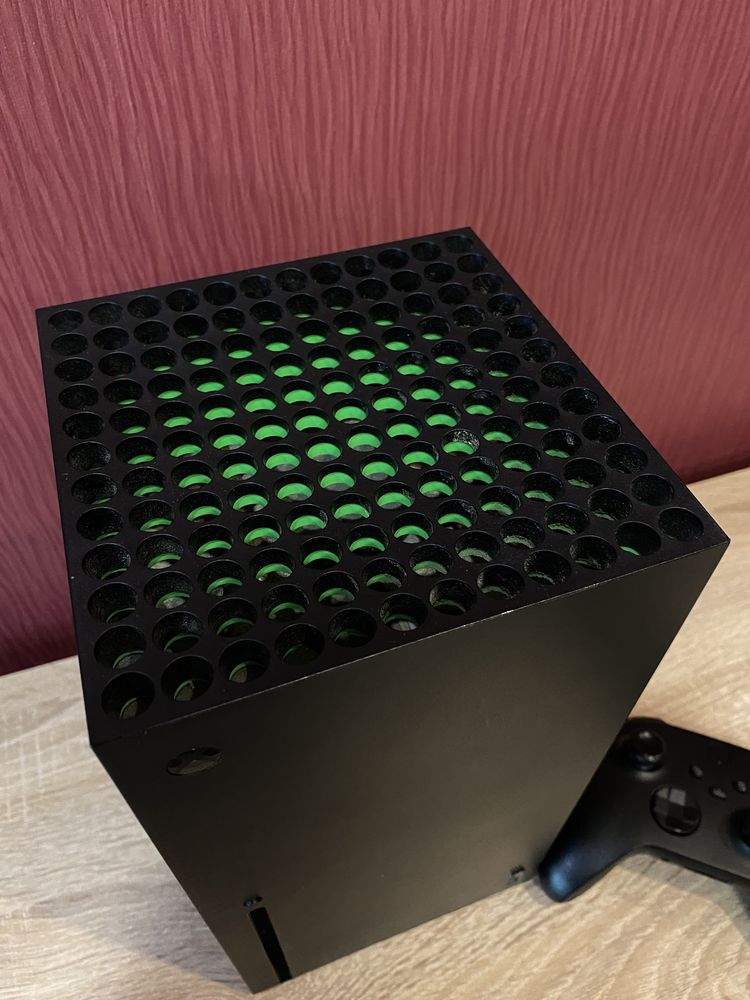 Ігрова консоль Xbox series x на 1 тб