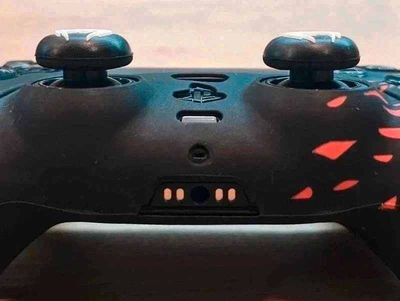 Silikonowe etui antypoślizgowe kontroler Playstation Spiderman Black