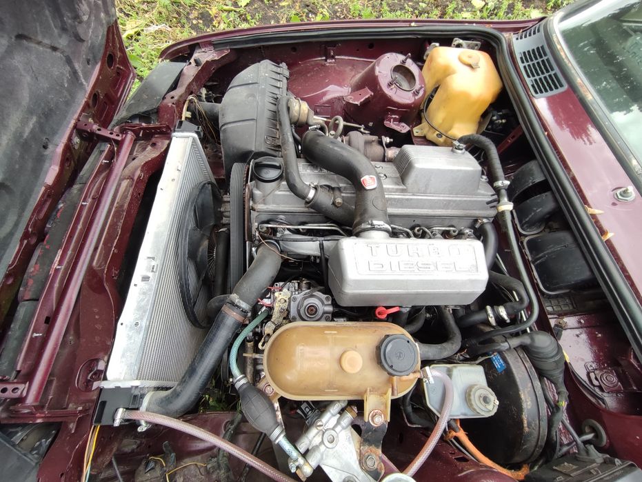 Bmw E30 324td піля повної реставрації кузова