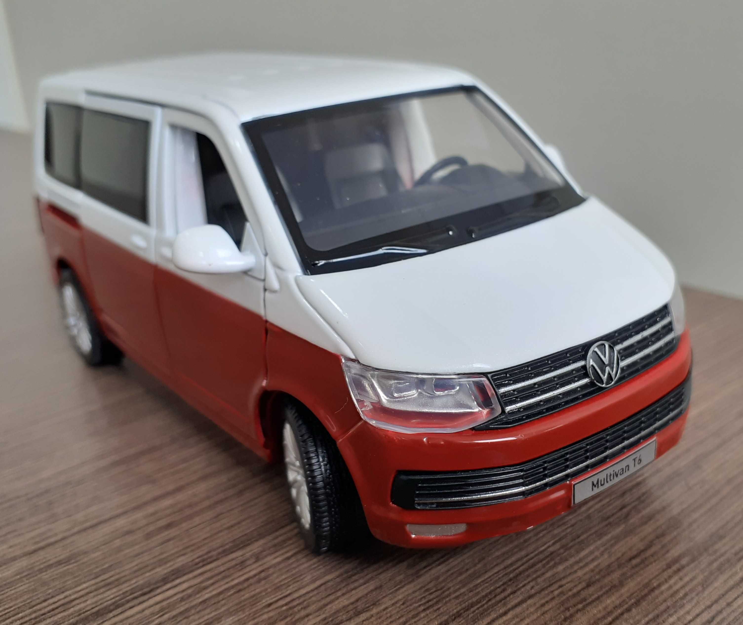 Volkswagen Multivan T6 1:32 światła dźwięk