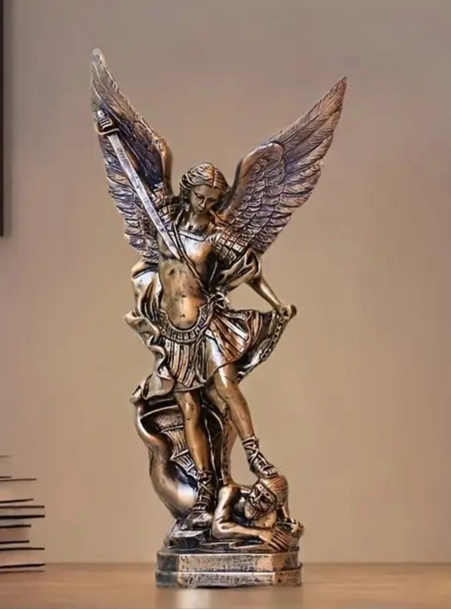 Figurka Św. Michała Archanioła