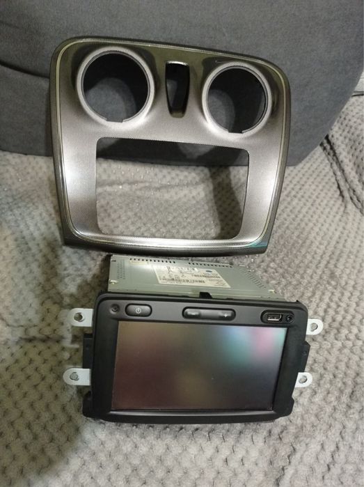 Radio z nawigacją Dacia Renault LAN5200WR4