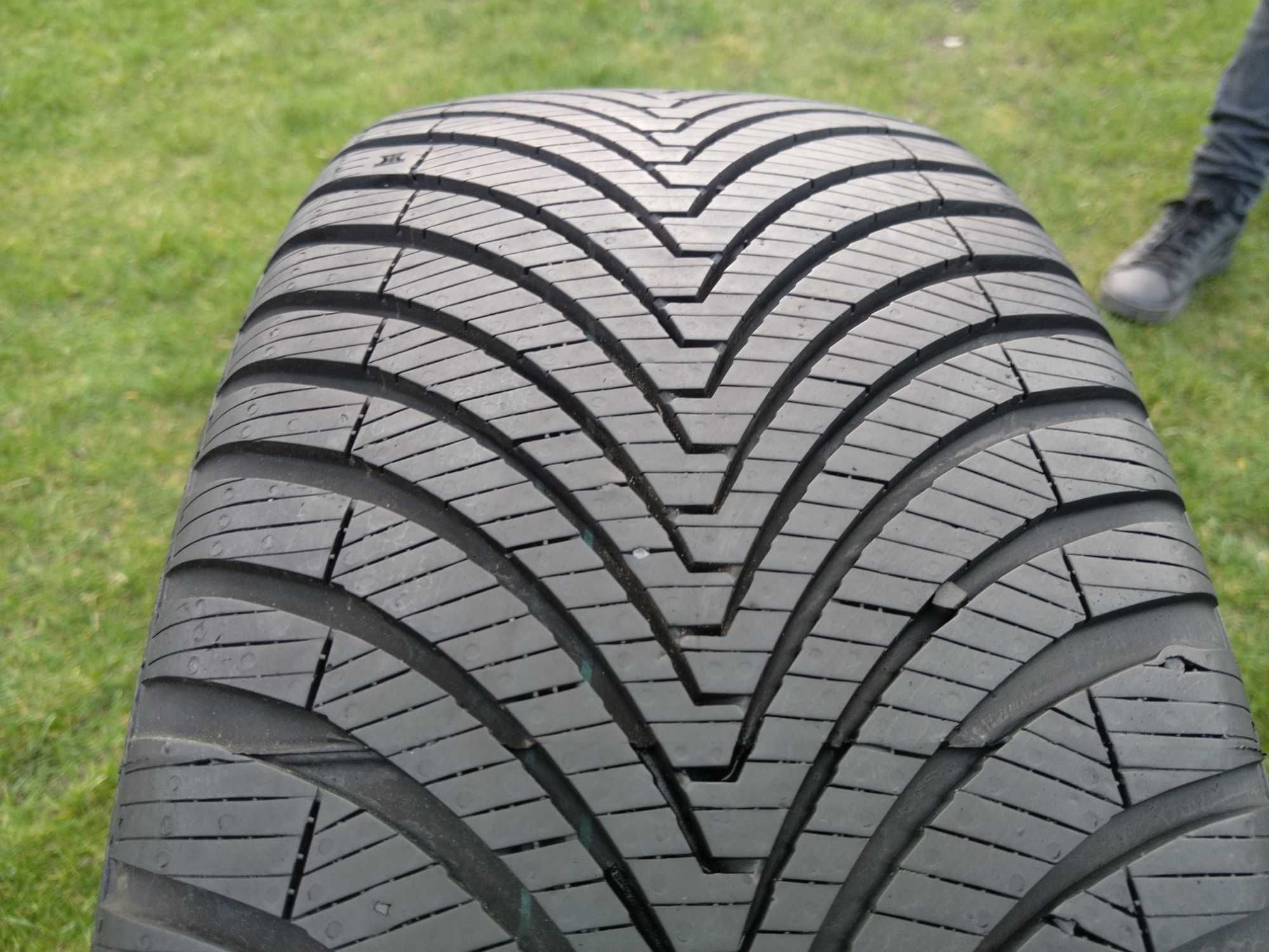 opona 225/45/18 Kumho Solus 4S HA32 1 sztuka 7,5mm 2023