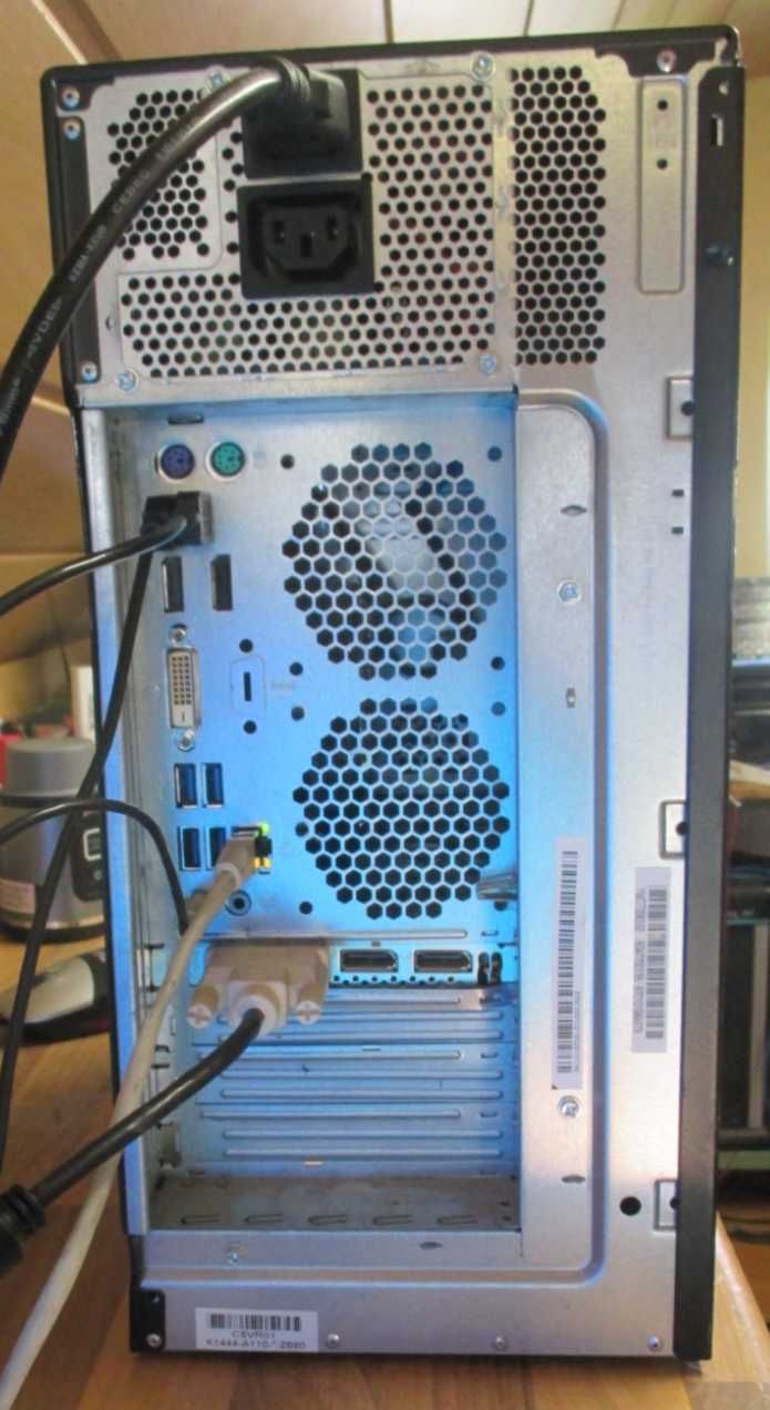 Fujitsu Esprimo P757 Intel i5 7400, DDR4 16GB, Nvidia Quadro K2000