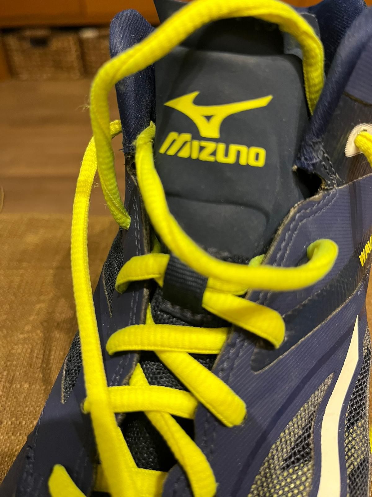 Buty halowe do siatkówki Mizuno Wave Lightning Z3 MID 2017 granatowe