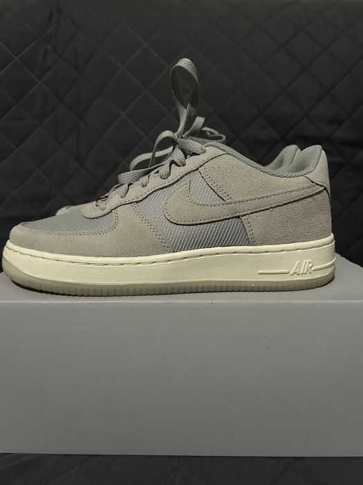 Nike Air Force 1 usados apenas uma vez