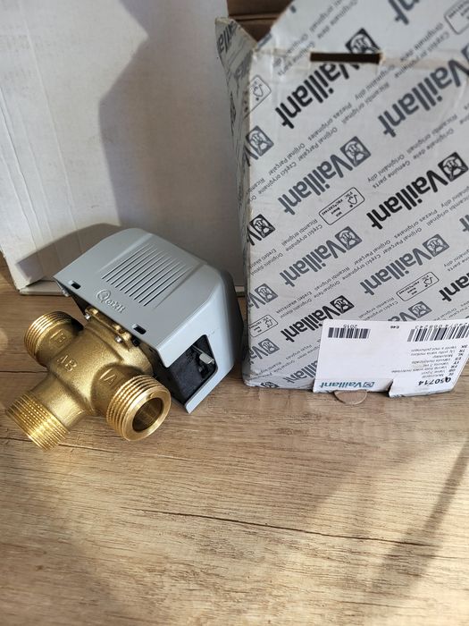 Nowy zawór trójdrożny Vaillant 050714