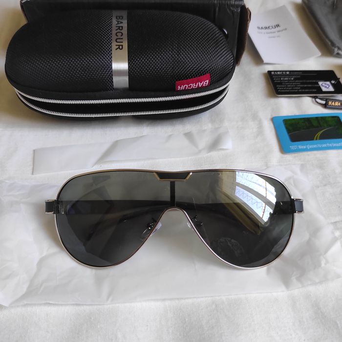 Солнцезащитные очки фирмы Barcur с поляризацией.