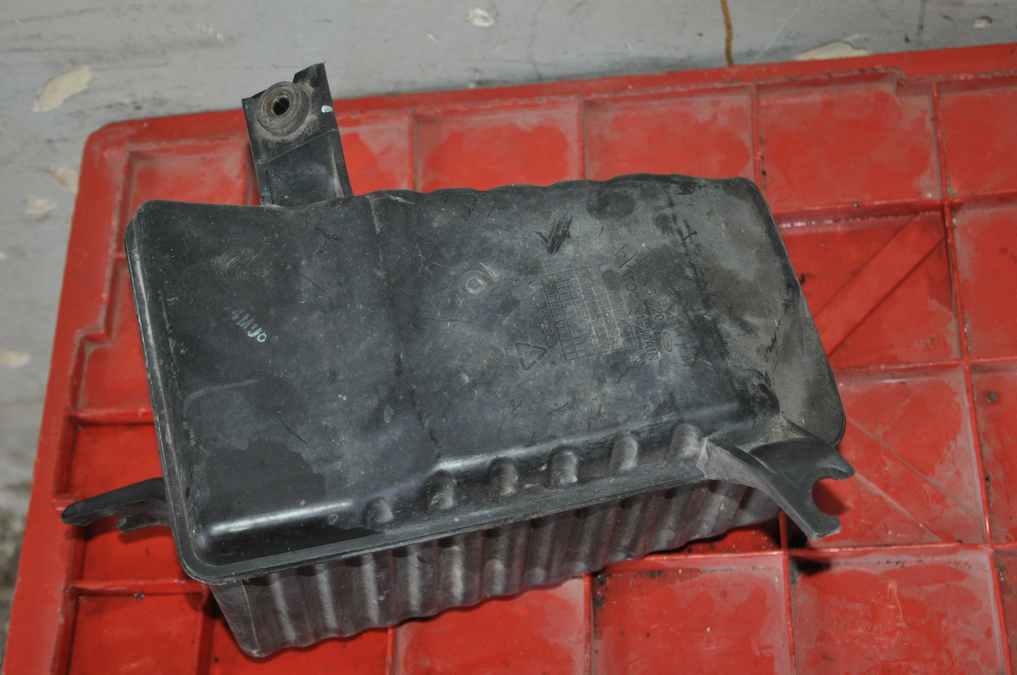 Chevrolet Aveo 96536720 корпус воздушного фильтра дефект