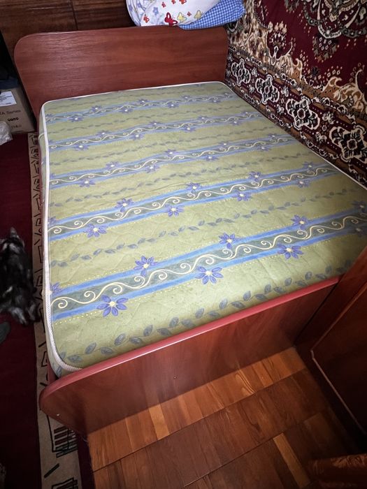 Ліжко з матрасом двоспальне