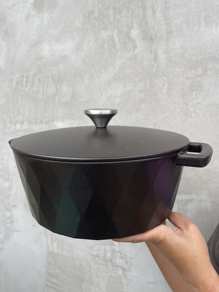 Кастрюля чавунна Hearthstonecookware Cocotte Diamond