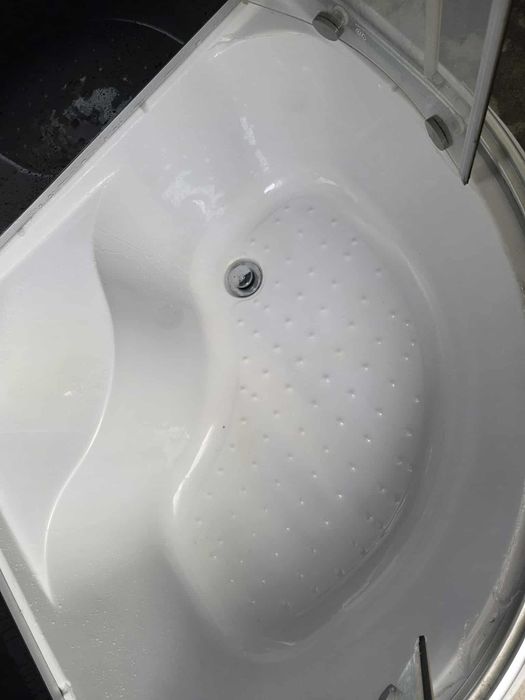 Kabina z hydromasażem i radiem