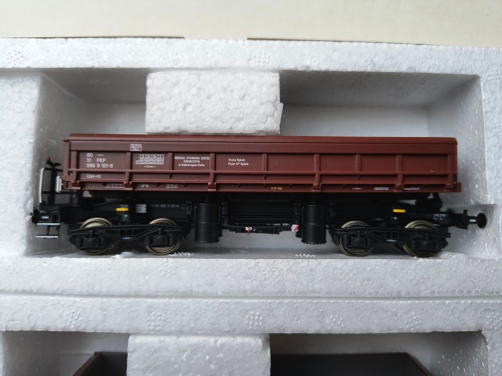 Set nowych wagonów 418Vg PKP - Albert Modell 900017 - H0