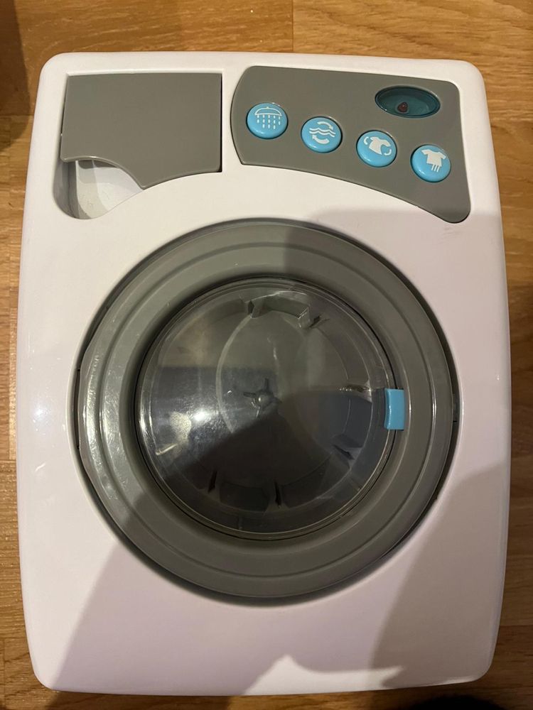 Máquina de lavar a roupa e microondas de brincar
