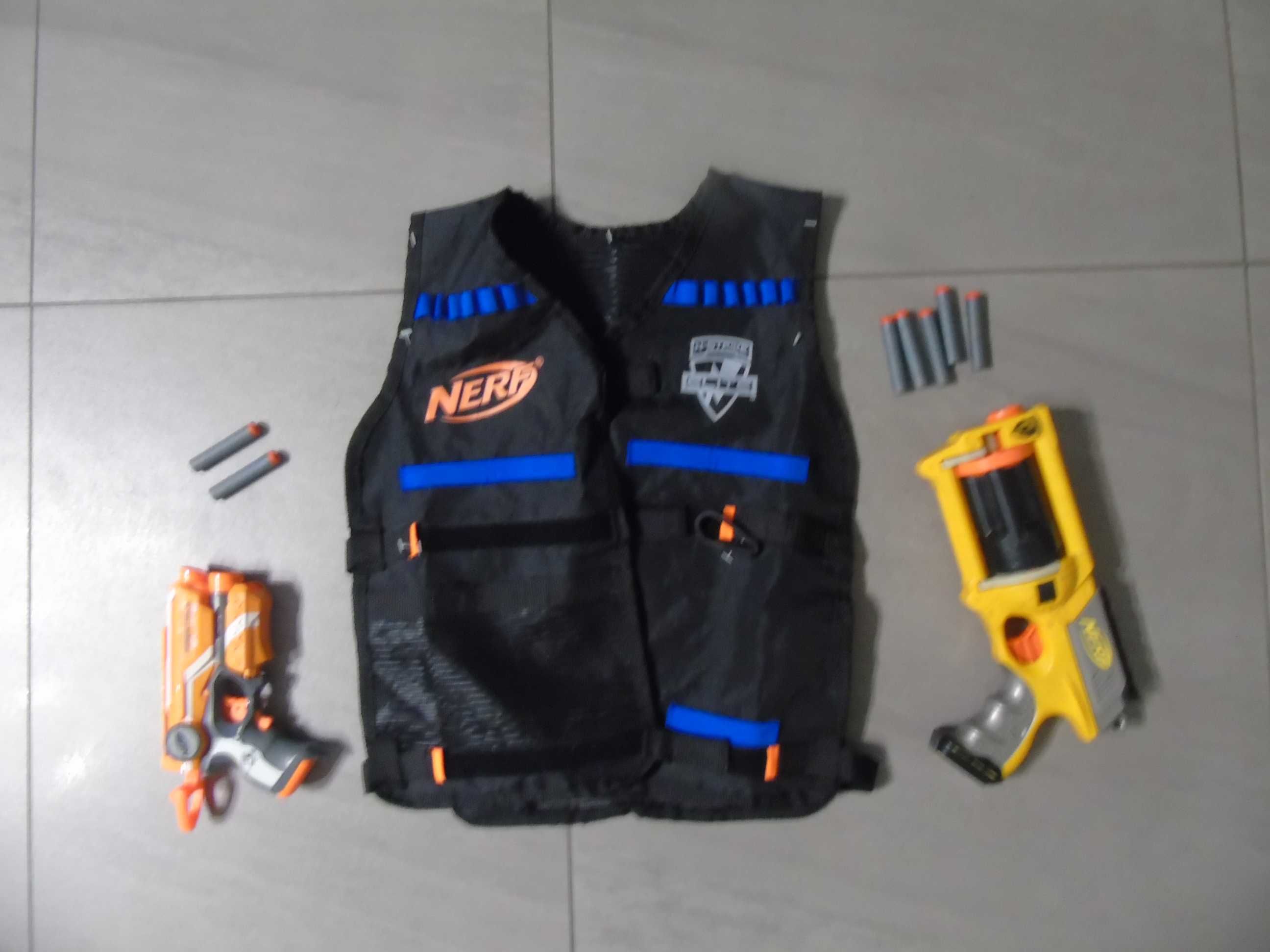 Pistolety na strzałki Nerf + kamizelka
