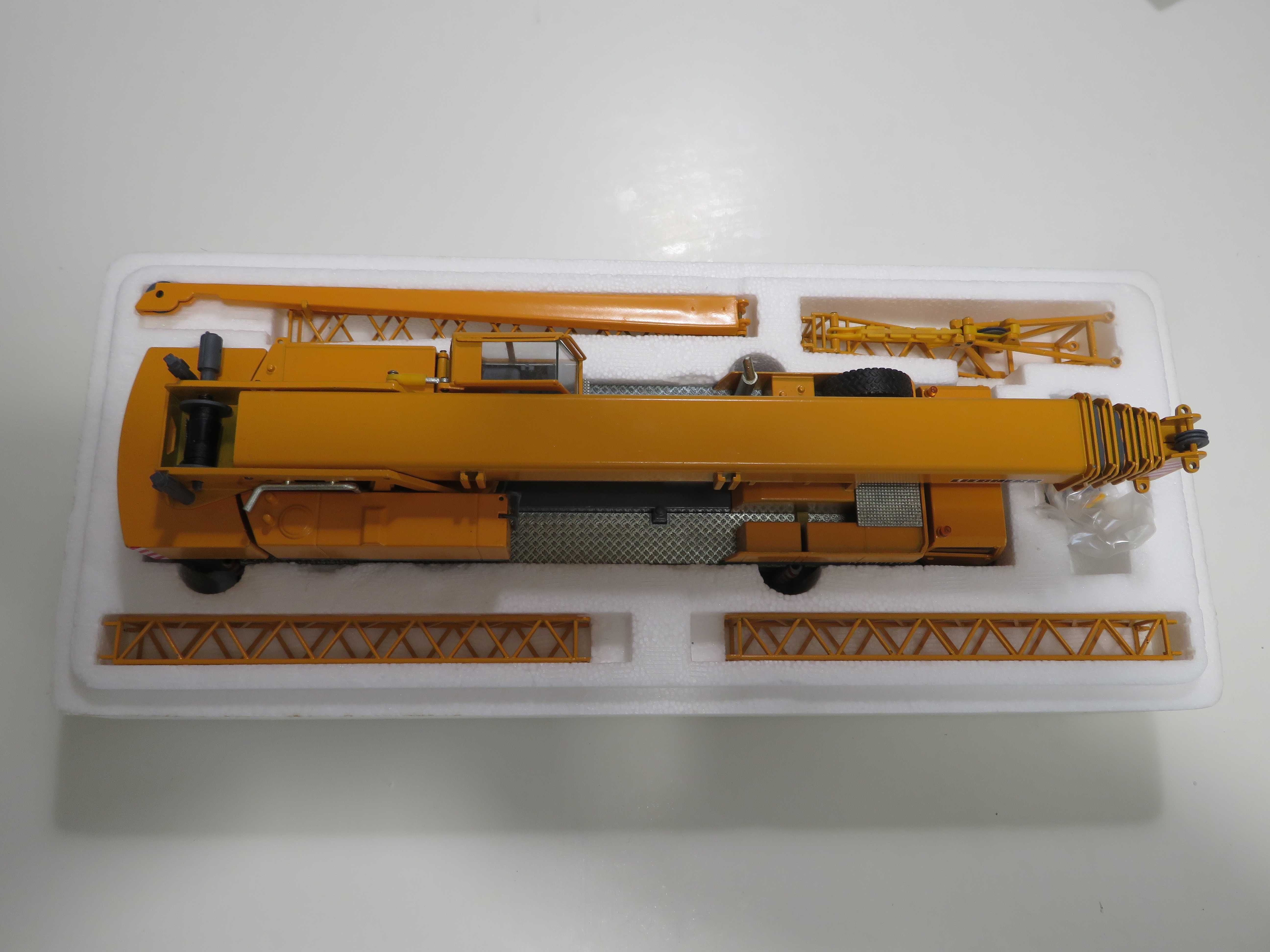 1/50 LTM 1160/2 Mobile Crane