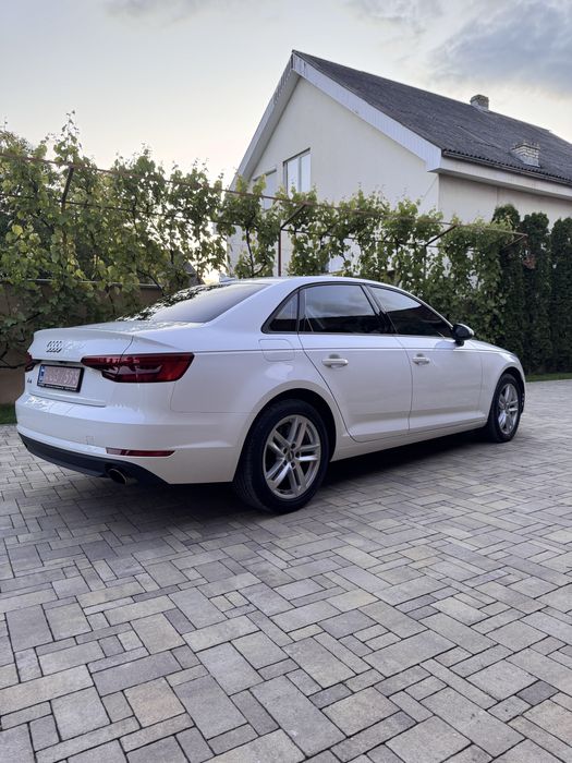 Audi A4 2017 седан 2.0 TFSI 185 kW