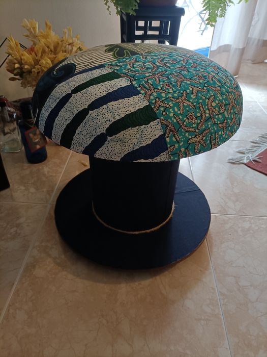 Banco artesanal em madeira