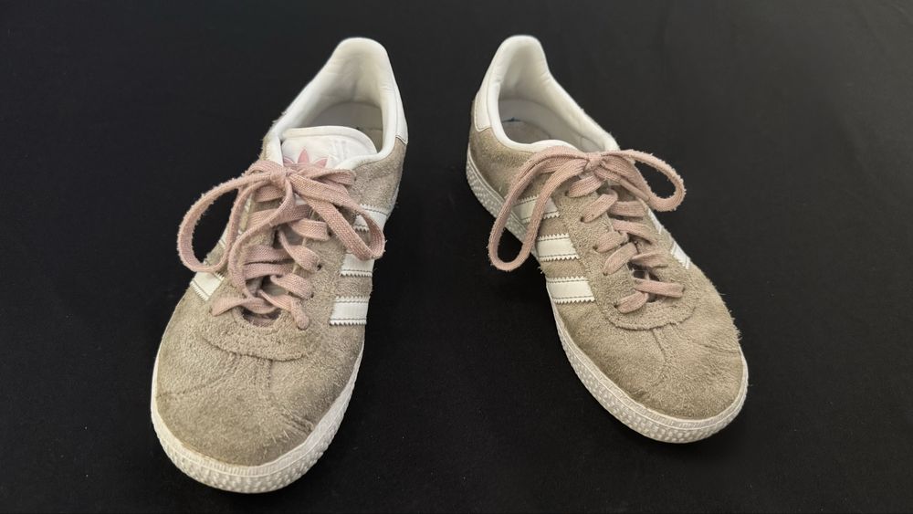 33-34 Оригінальні Adidas Gazelle пильно-рожеві