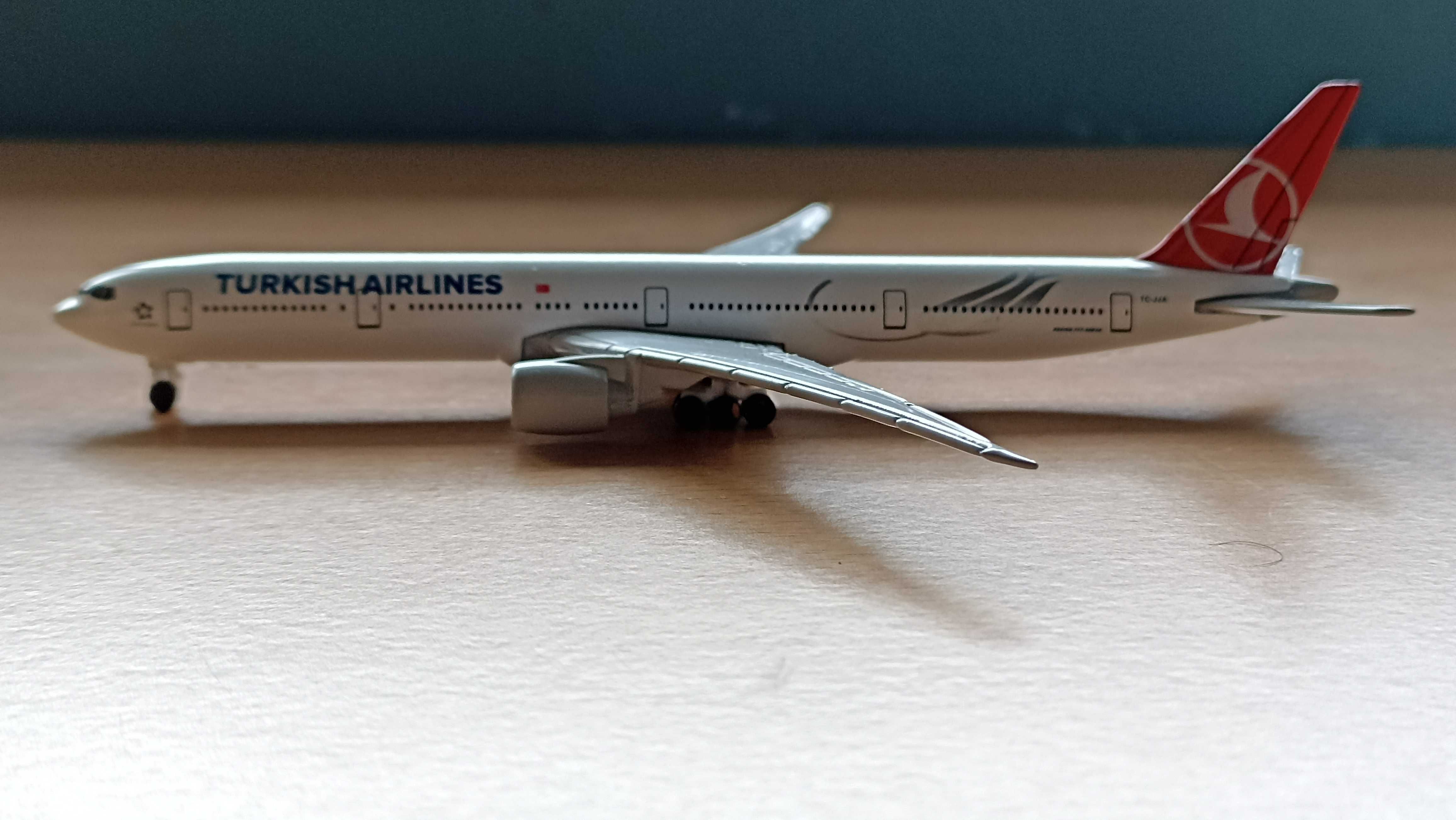 Avião em miniatura Turkish Airlines