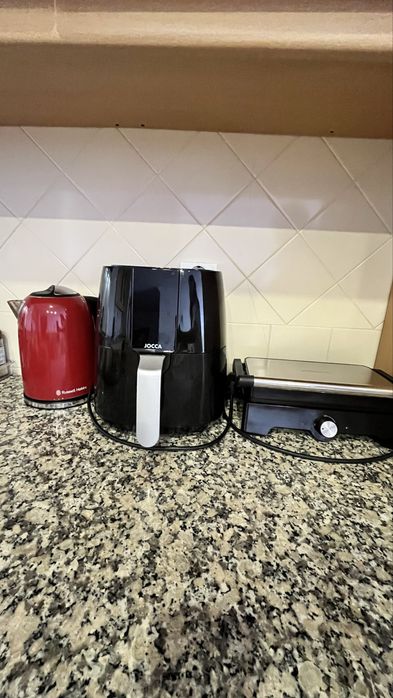 Air fryer + sanduicheira + fervedor água | em excelente estado