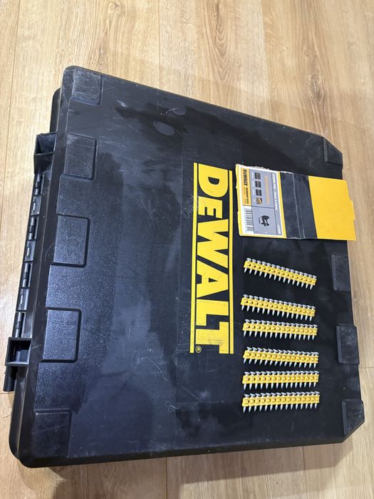 Gwoździarka Dewalt- jak nowa!!