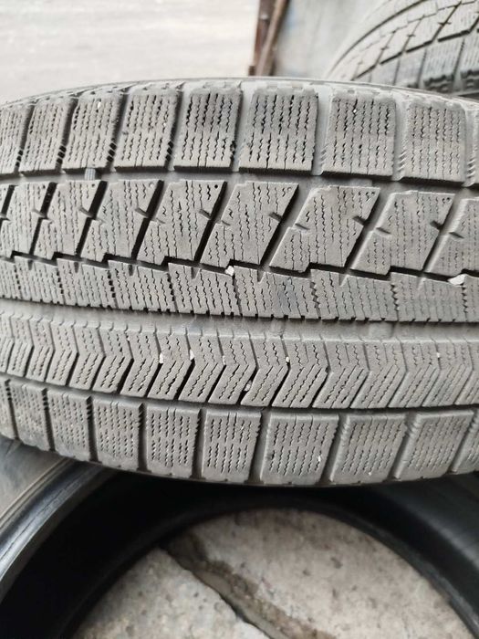 Продам комплектом bridgestone зима