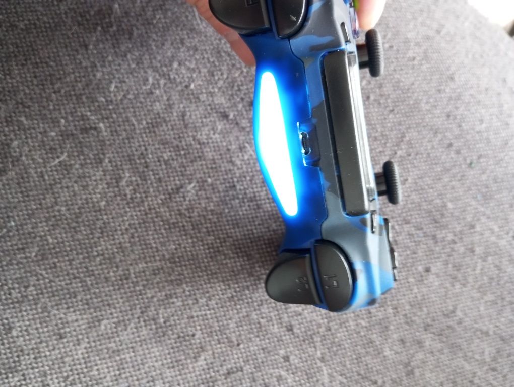 Kontroler ps4 cobra