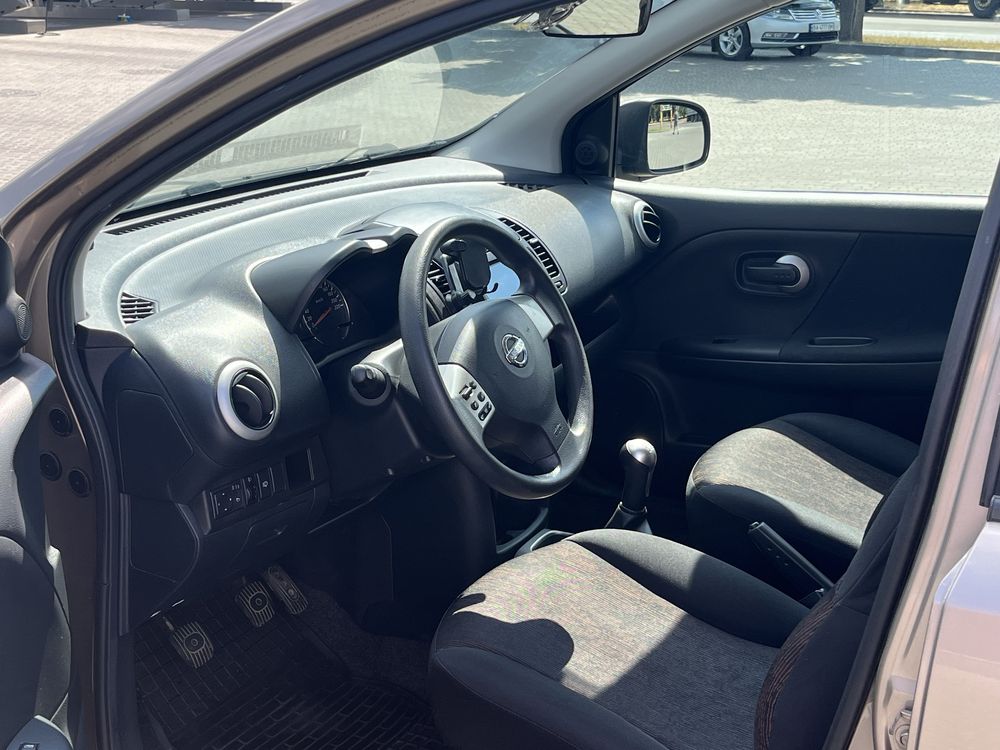 Nissan Note 2011 1.4 бензин