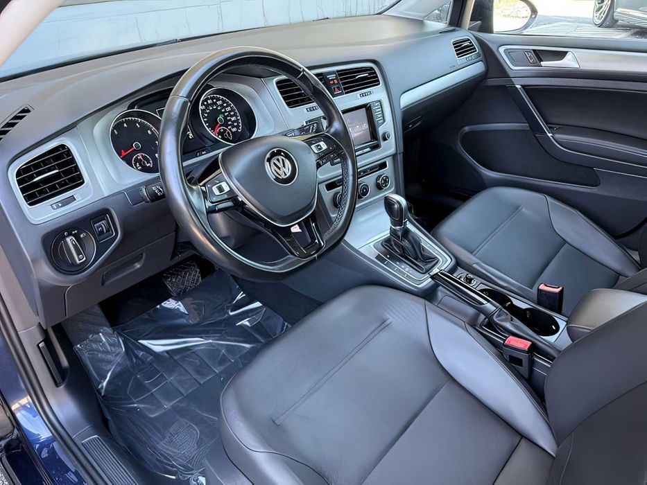 Volkswagen Golf      2015