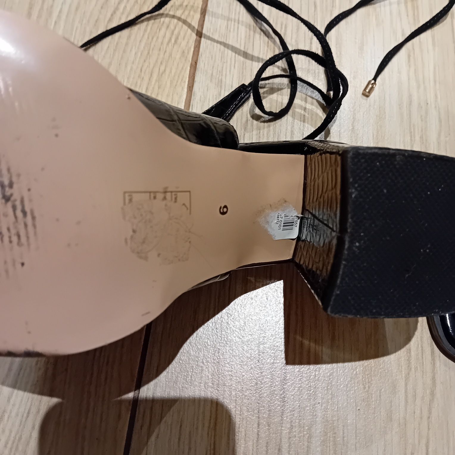 River Island piękne nowe buty 39 wygodny obcas na co dzień