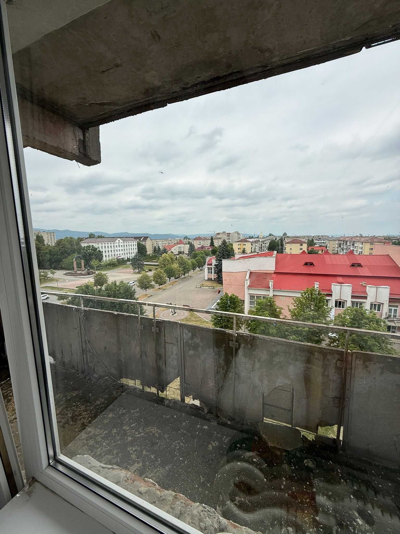 Продма 3 кімнатну квартиру місто Долина Центр біля будинку техніки