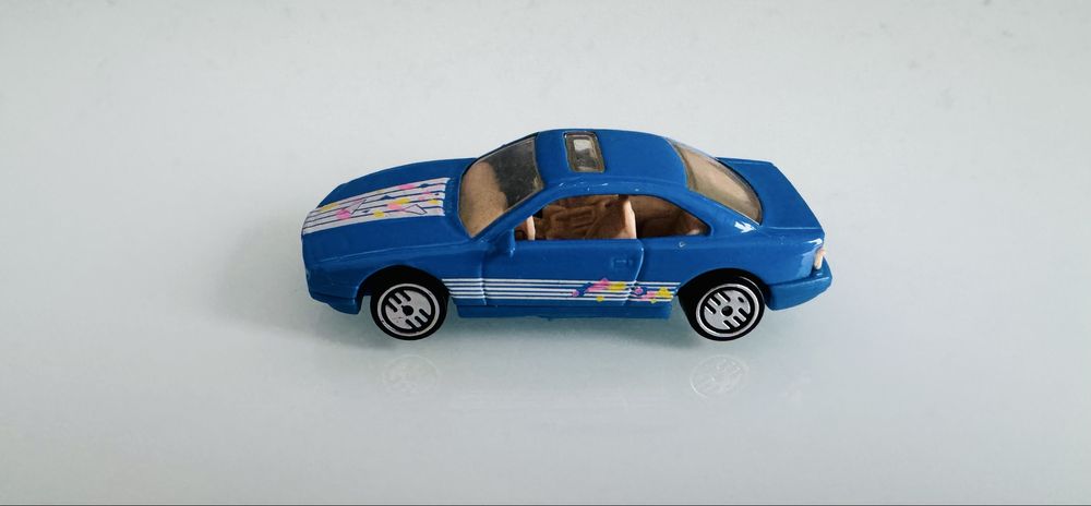 Hot Wheels - BMW 850i First Edition - skala jak Matchbox, Majorette