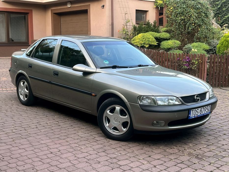 Opel Vectra Youngtimer_Automat_Klima_Serwis_Niski przebieg_Fabryczny lakier