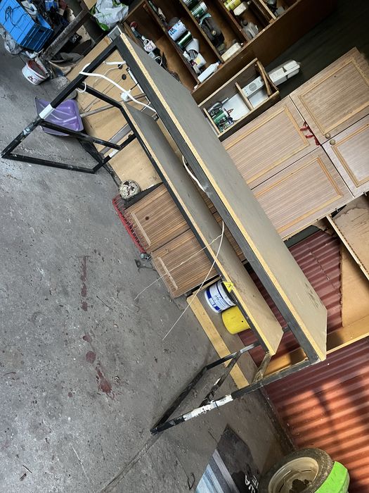 Stoły do pakowania i regały warsztatowe