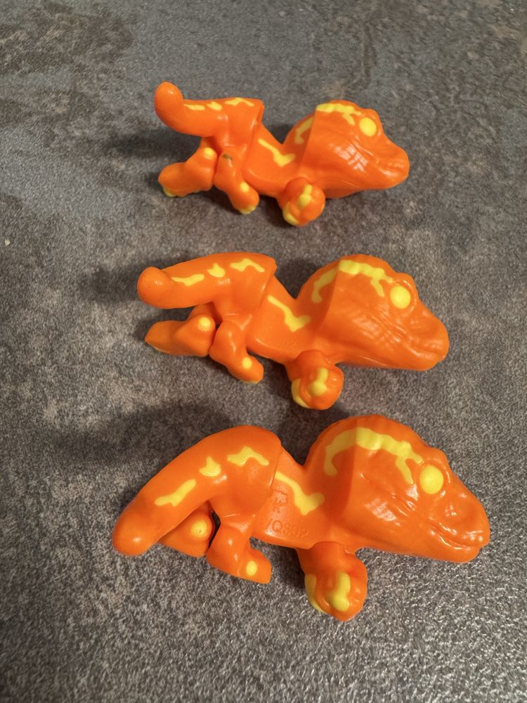 Dinozaur VQ302 Plateosaurus figurka Jurassic World Kinder Joy zabawka