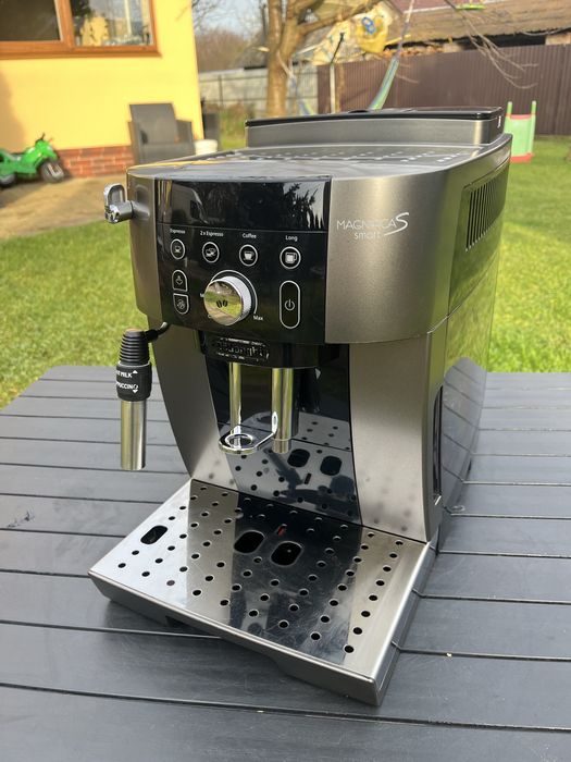 Кавоварка Delonghi Magnifica S Start як нова гарнтія