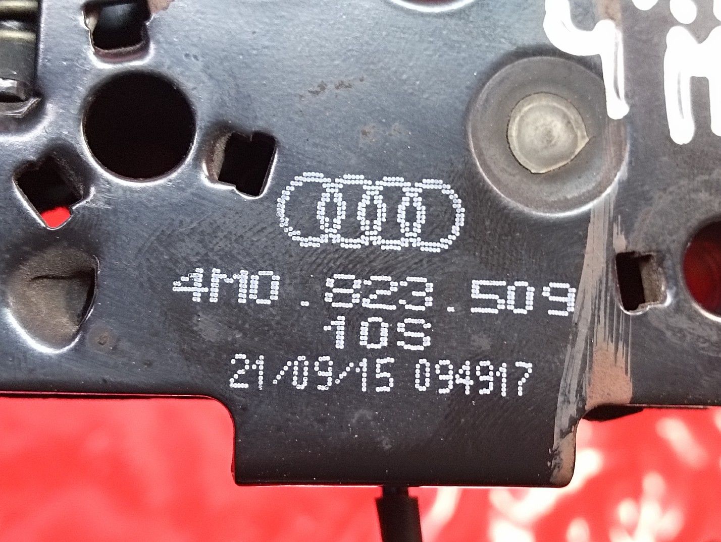 Замок капота 4M0823509 Audi Q7 4M Ауді   Ауди Ауді кю7 4м   Ауди ку7