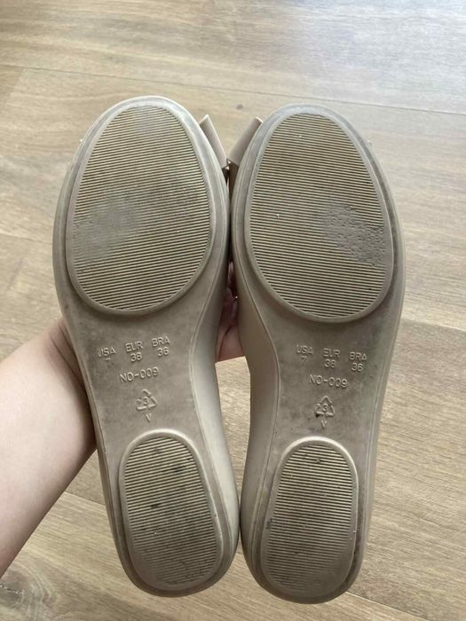 Baleriny buty melisski beżowe z kokardką gumowe Mohito r. 38