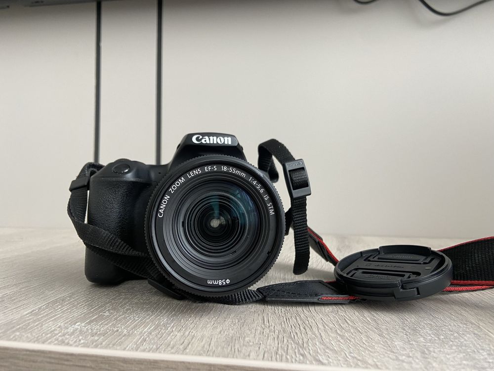 Фотоапарат Canon EOS 250D EF-S 18-55 IS STM в ідеальному стані !