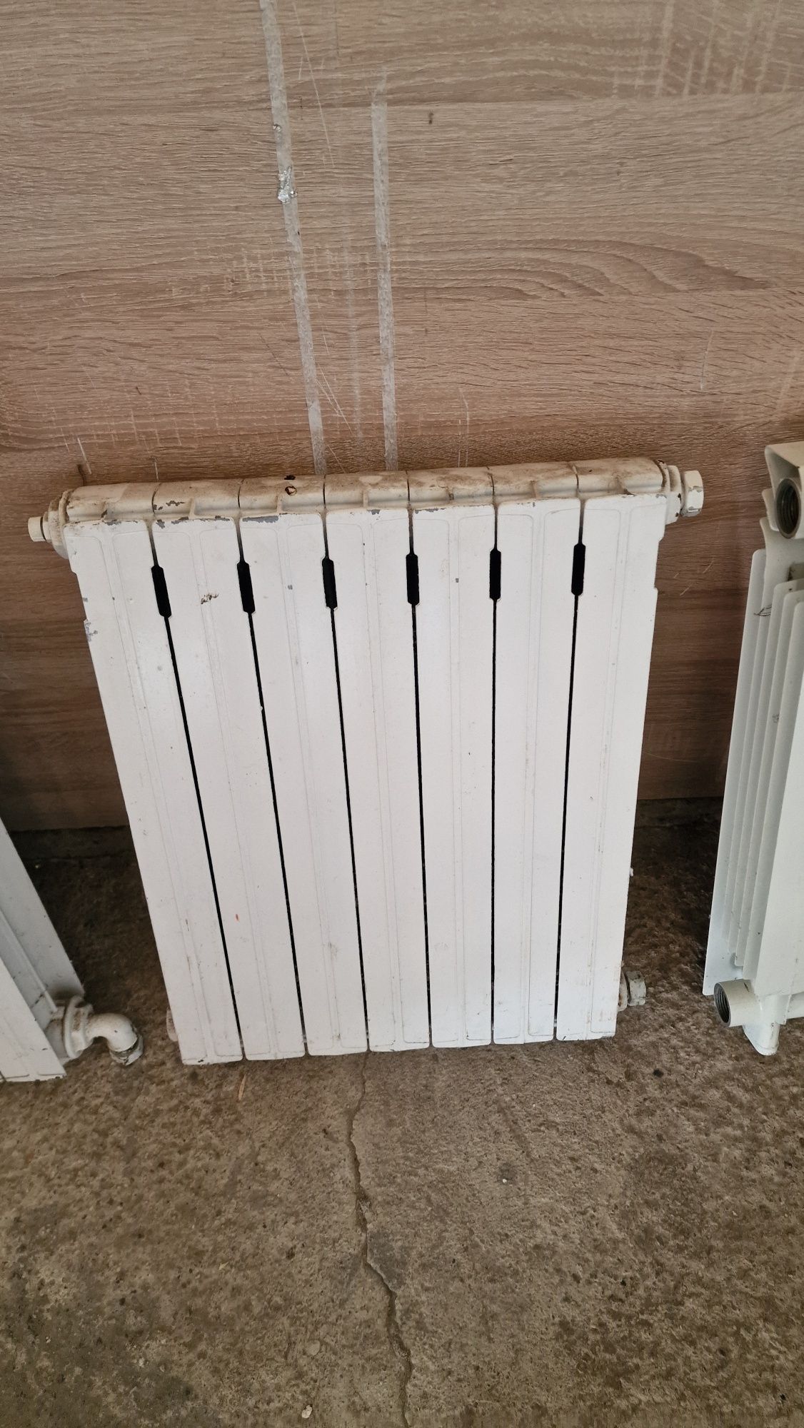 Grzejnik żeberkowy aluminiowy