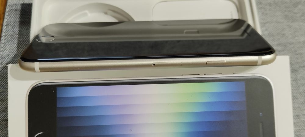 iPhone SE 2022 64GB