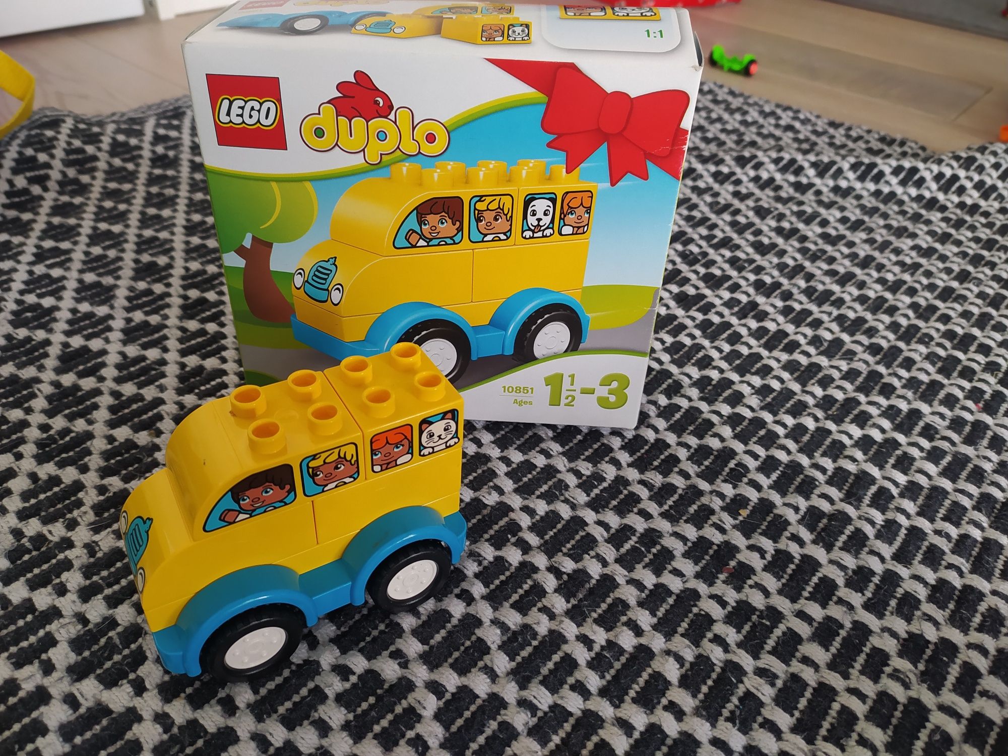 Lego duplo- mały autobus