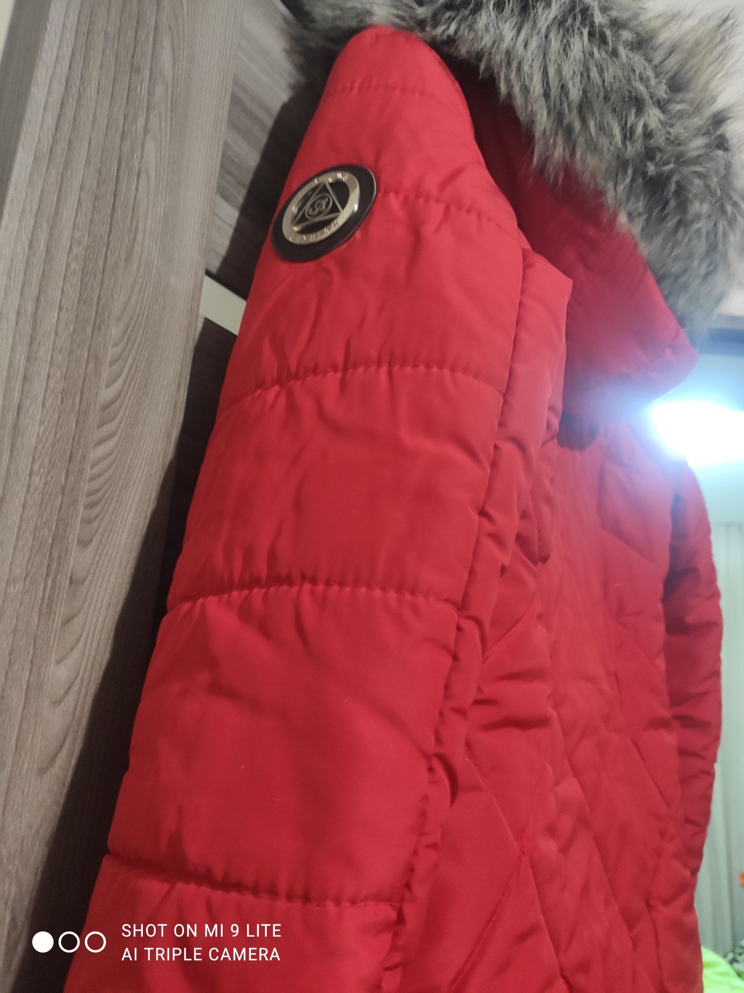 Пальто червоне зимове 46-48