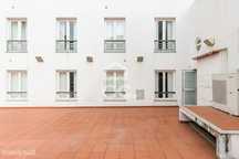 Apartamento T4 de R/Chão com pátio e lugar de estacionamento| Centro H