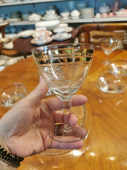 Zestaw PRL szklany  salaterki kieliszki miska z złotymi liniami