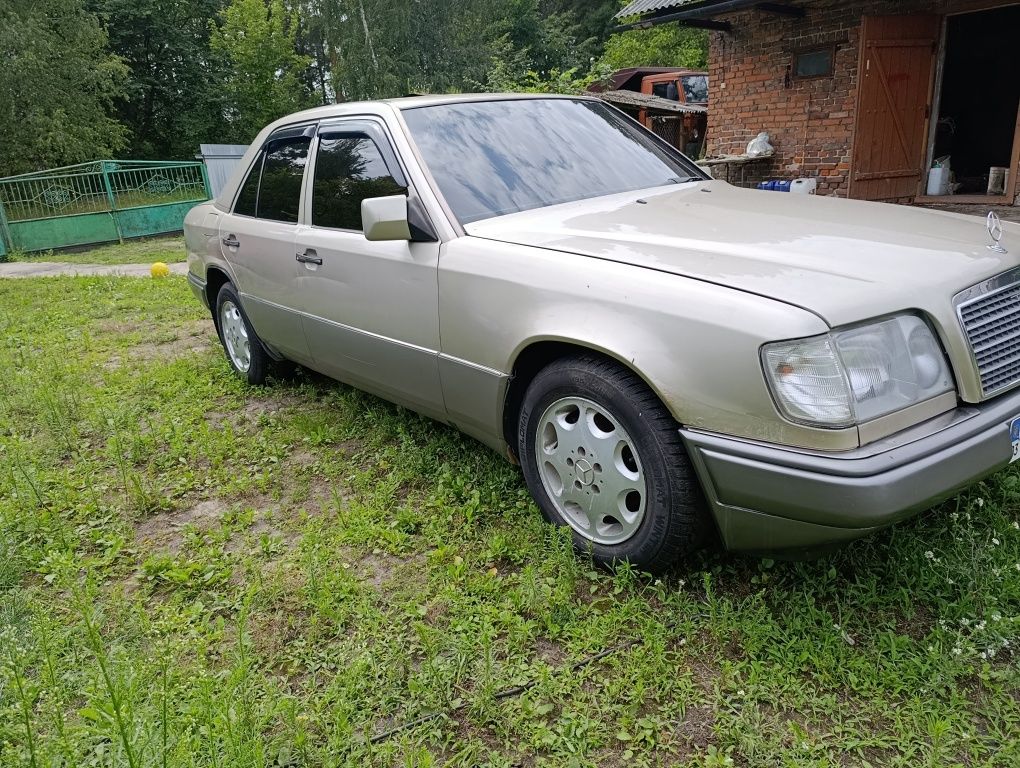 Мерседес 124  2.0 1995