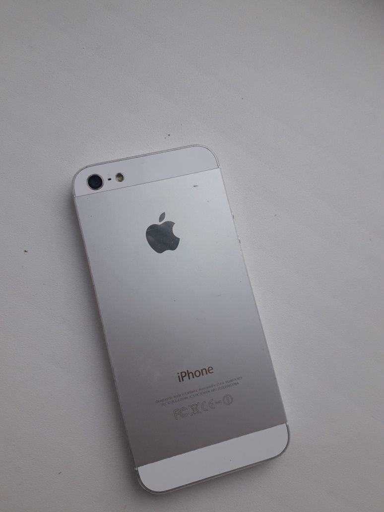 Смартфон Apple iPhone 5 A1429