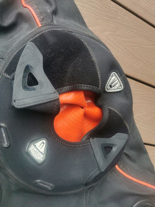 Suchy skafander damski Waterproof D7 PRO w stanie idealnym rozM